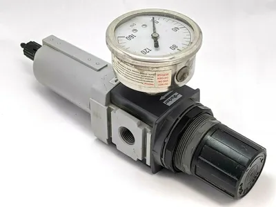 USED PARKER FILTER REGULATOR W/ GAUGE