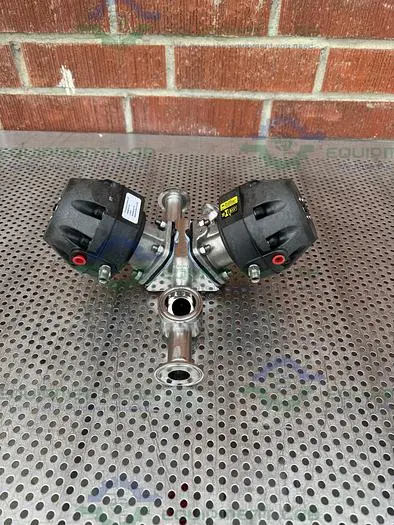 Used 2 ITT PURE FLO ADVANTAGE 4 - WAY DIAPHRAGM VALVE W/ 1" SANITARY FITTING Valves/Fittings California US | Equipment Lab #485705