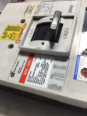 Cutler Hammer NDC3800T33WP10Y02 800 Amp circuit breaker 3 pole