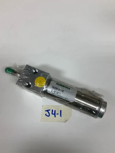 NEW Numatics 1062D05-011-03