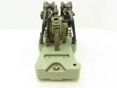 Cutler Hammer 6002 H493A Mill Type DC Contactor 600V DC 2 Pole 2A Coil Size 1