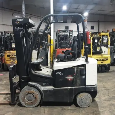 USED 2016 CROWN FC5215-50