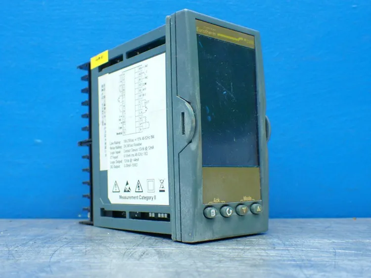 Used EUROTHERM 3208/CC/VH/RRX/R/4CL/G/ENG Temperature Controls Ohio US | HGR 24 #802946