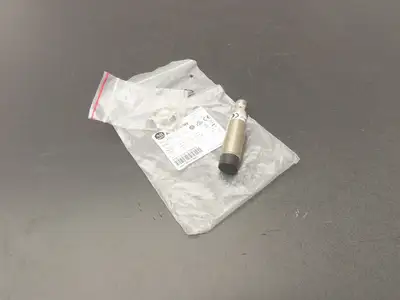 Allen Bradley 872C-N12NP18-D4 18mm Barrel Inductive Proximity Sensor 10-30VDC