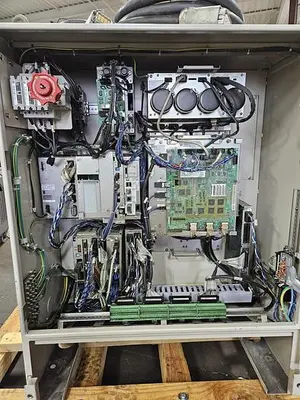 USED 2013 YASKAWA MOTOMAN MH50