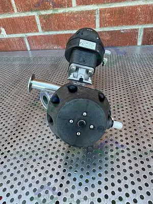 USED LOT OF 2 - ITT PURE FLO 3 WAY DIAPHRAGM VALVE W/ 1" SANITARY FITTING