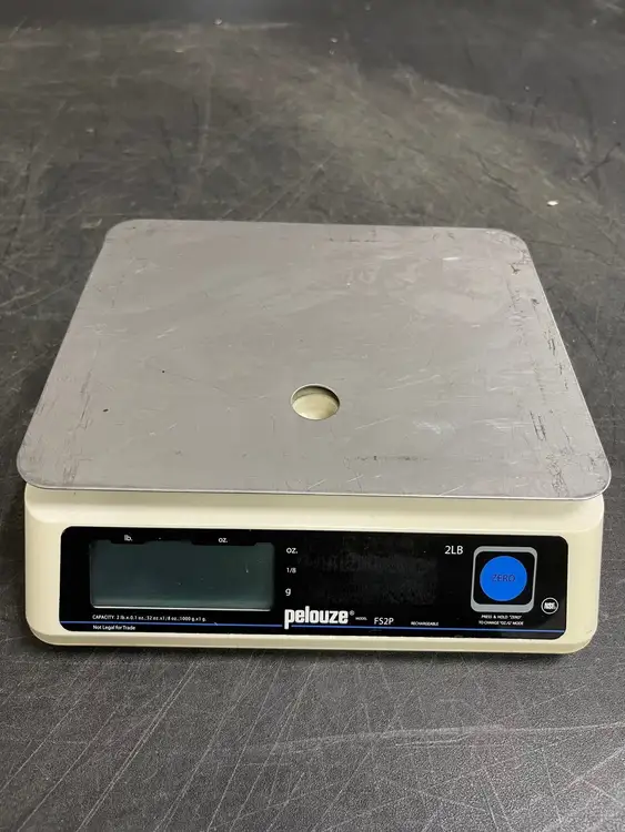 Used Rubbermaid Used Rubbermaid® Pelouze® FS2P Digital Portion Control Scale-2lb Food Scales Illinois US | Falcon Restaurant Supply #1376353