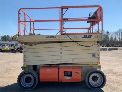 USED 2014 JLG 4069LE