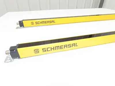 Schmersal SLC440COM-ER-0890-14 Safety Light Curtain Transmitter & Receiver Set