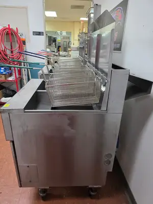 Used Pitco Used 2016 Pitco SGH50-4 Natural Gas Frying Station with Basket Hanger - FG5 Cookers / Coolers / Fryers Illinois US | Falcon Restaurant Supply #1374819