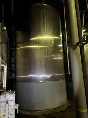 5600 gallon stainless steel tank
