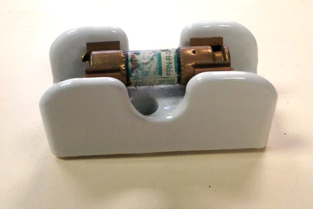 NEW Bryant Fuse Block 30 Amps, 250 VAC