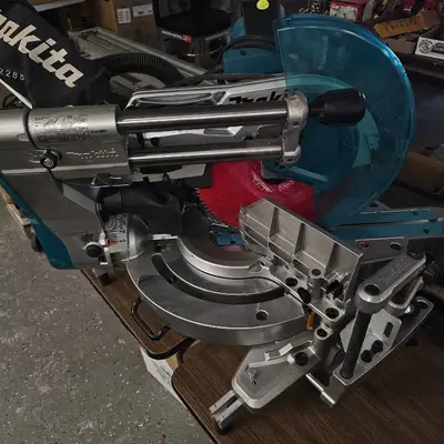 Like New Working 12" Makita Sliding Compound Saw with Stand