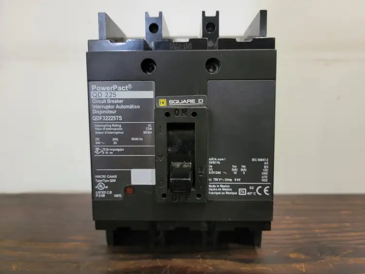 Used SQUARE D QDF32225TS Switchgears British Columbia CA | Lenmark #242514