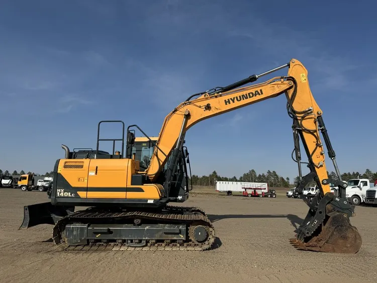 Used 2023 HYUNDAI HX140LC Crawler Excavators Minnesota US | Carco Truck & Equipment #1514265