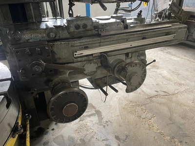 52" CINCINNATI HYPRO Vertical Boring Mill