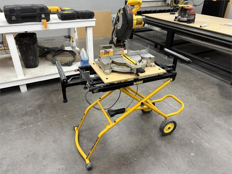 Used DEWALT "DW713" Cross Cut Saws Texas US | MachineryMax #1488215