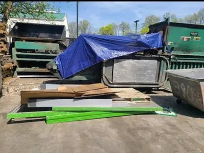 Harris HRB 100 HP 2 Ram Baler / Bale Release Door / Northeast