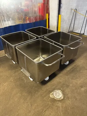 New | in-Stock M&M Equipment Corp. 400# Buggies Bins Illinois US | M&M Equipment Corp. #1405270