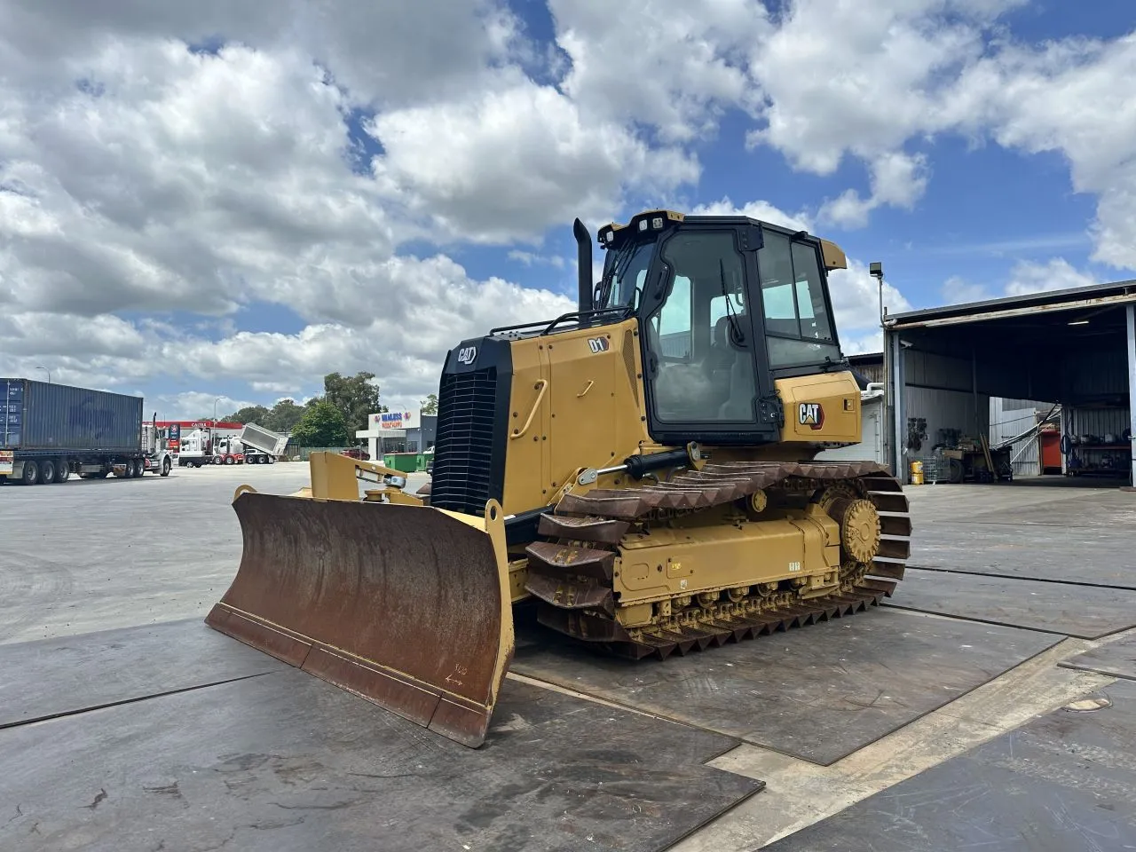 USED 2020 Caterpillar D1