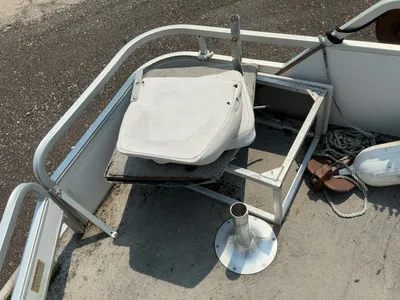 1998 Manitou Unknown 20' Pontoon Boat