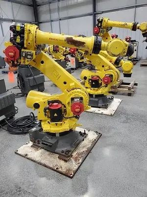 USED 2015 FANUC R-2000IC/210F