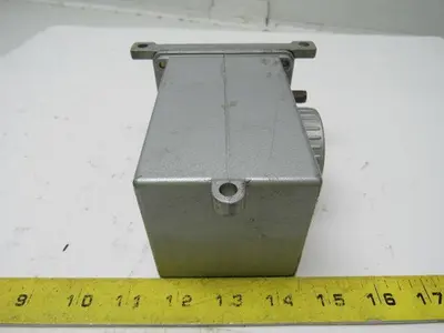 Devco Showa EA-8 HUR Manual One Shot Lubrication Pump W/Aluminum Reservoir