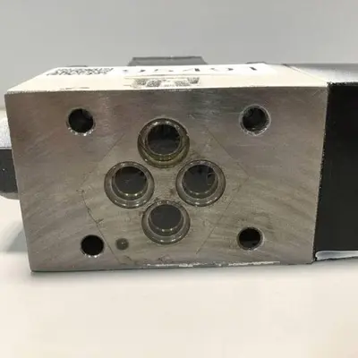 USED VICKERS DG4V32AMP7H750