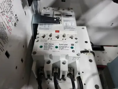 Used EATON SVX025A1-5A4N1 Switchgears British Columbia CA | Lenmark #240118