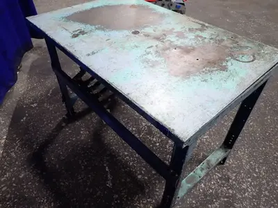 48" X 30" X 34" Table