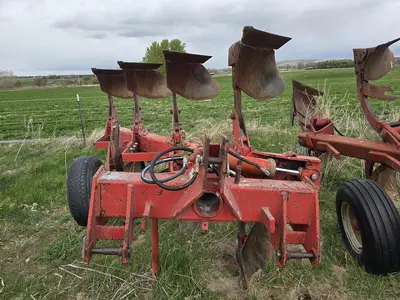 USED MASSEY FERGUSON 570