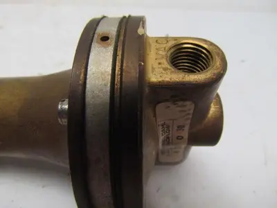 ITT Conoflow H20VT 0 30 Brass Pneumatic Air Regulator 1/4"npt