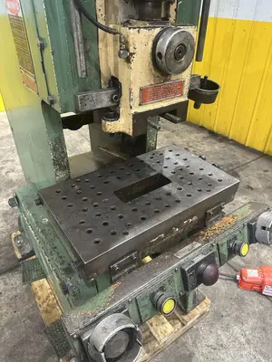 22 TON CLEARING MODEL #22 P640 TORQ PAC OBI STAMPING PRESS, 2" STROKE: STOCK 19382