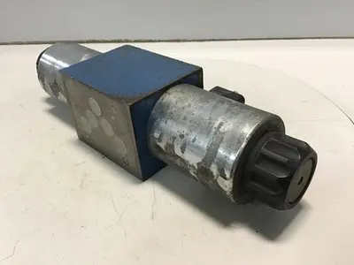 USED REXROTH 4WE10U33/CG24N9K4