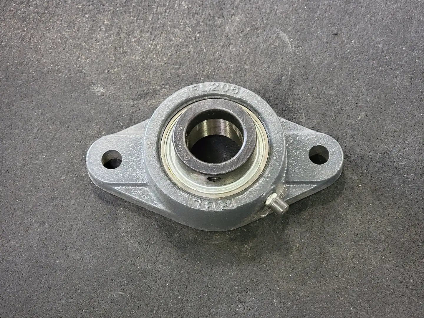 NEW RB INTERNATIONAL UCFL206-19