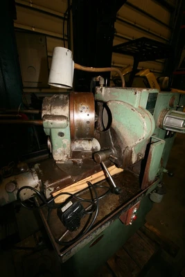 Oliver Model 600 Tool Grinder with Auto Feed, 9″ Chuck