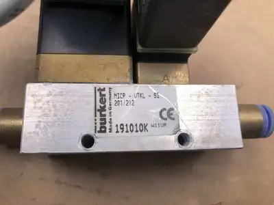 Burkert MICR-VTKL-SI Brass Valve Block Assembly w/ 0212 / 0201 Valves 0-87PSI