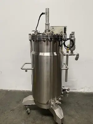 USED APPLIKON 250 LITER JACKETED REACTOR W/ AGITATOR