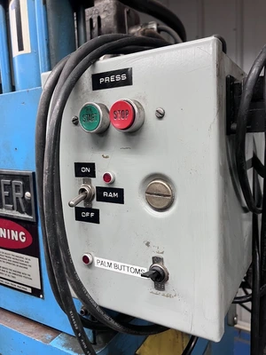 Used _UNKNOWN_ _UNKNOWN_ C-Frame Presses Michigan US | Miedema Asset Management Group #1371723