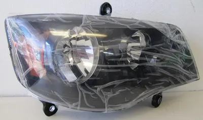 Right Headlight Fits 2008-2016 Chrysler Town & Country 11-20 Dodge Grand Caravan