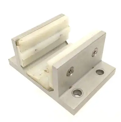 USED 80/20 15 SERIES 3 SLOT MOUNT
