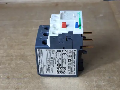 USED SCHNEIDER ELECTRIC LRD07