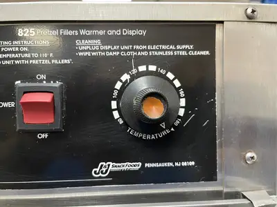 Used Wisco Used Wisco Heated Glass Display Case Lighted Warmer Merchandiser 120V 965 Watts Heated Cabinets & Displays Illinois US | Falcon Restaurant Supply #1375836