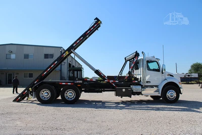 New | in-Stock 2027 PETERBILT 548 Hooklifts & Roll-Offs Texas US | Roll Off Truck World #1492004