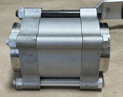NEW Whitey 1-1/4” SS-67TF20