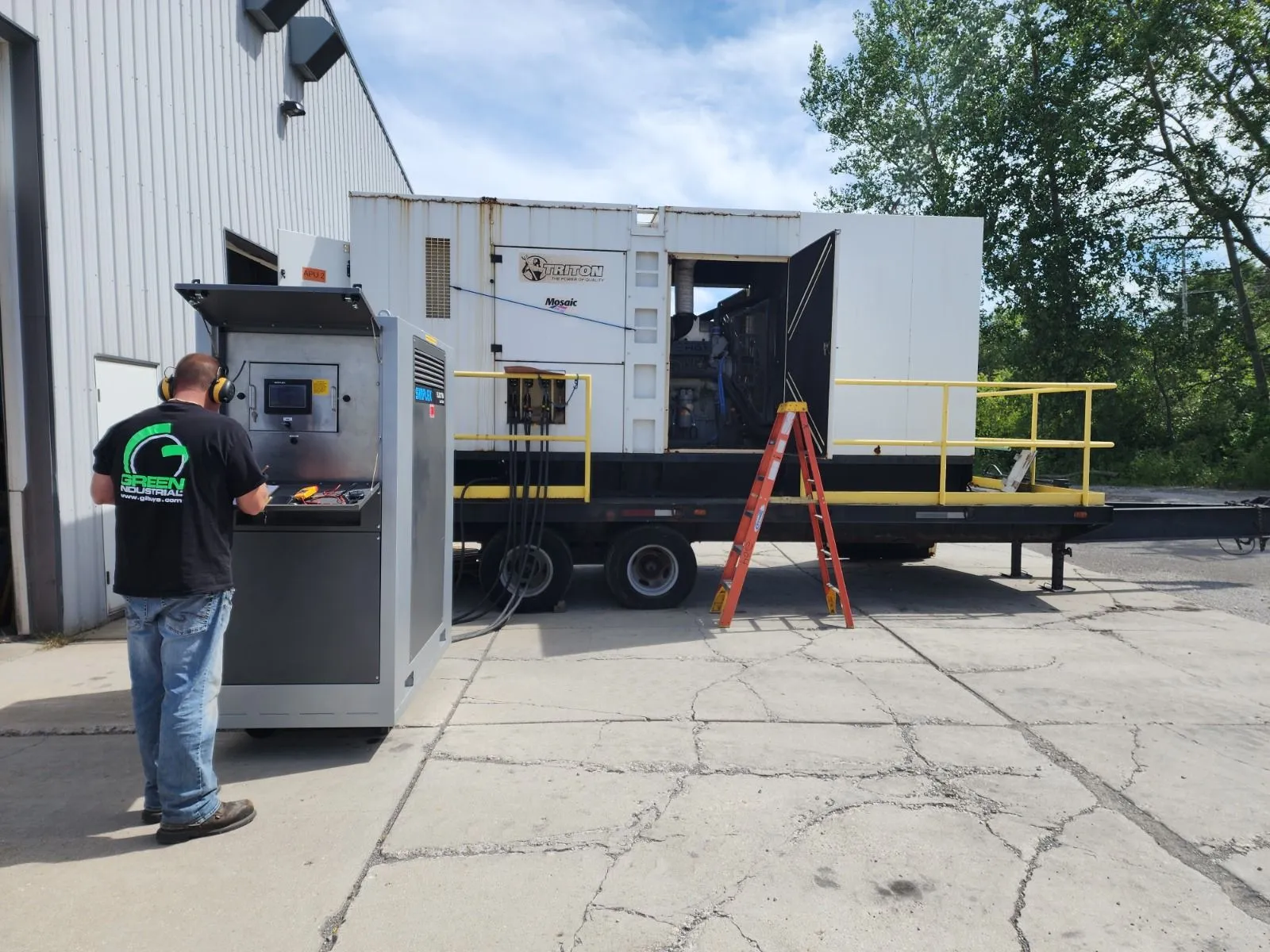 USED PERKINS 475KW TRAILER MOUNTED DIESEL GENERATOR