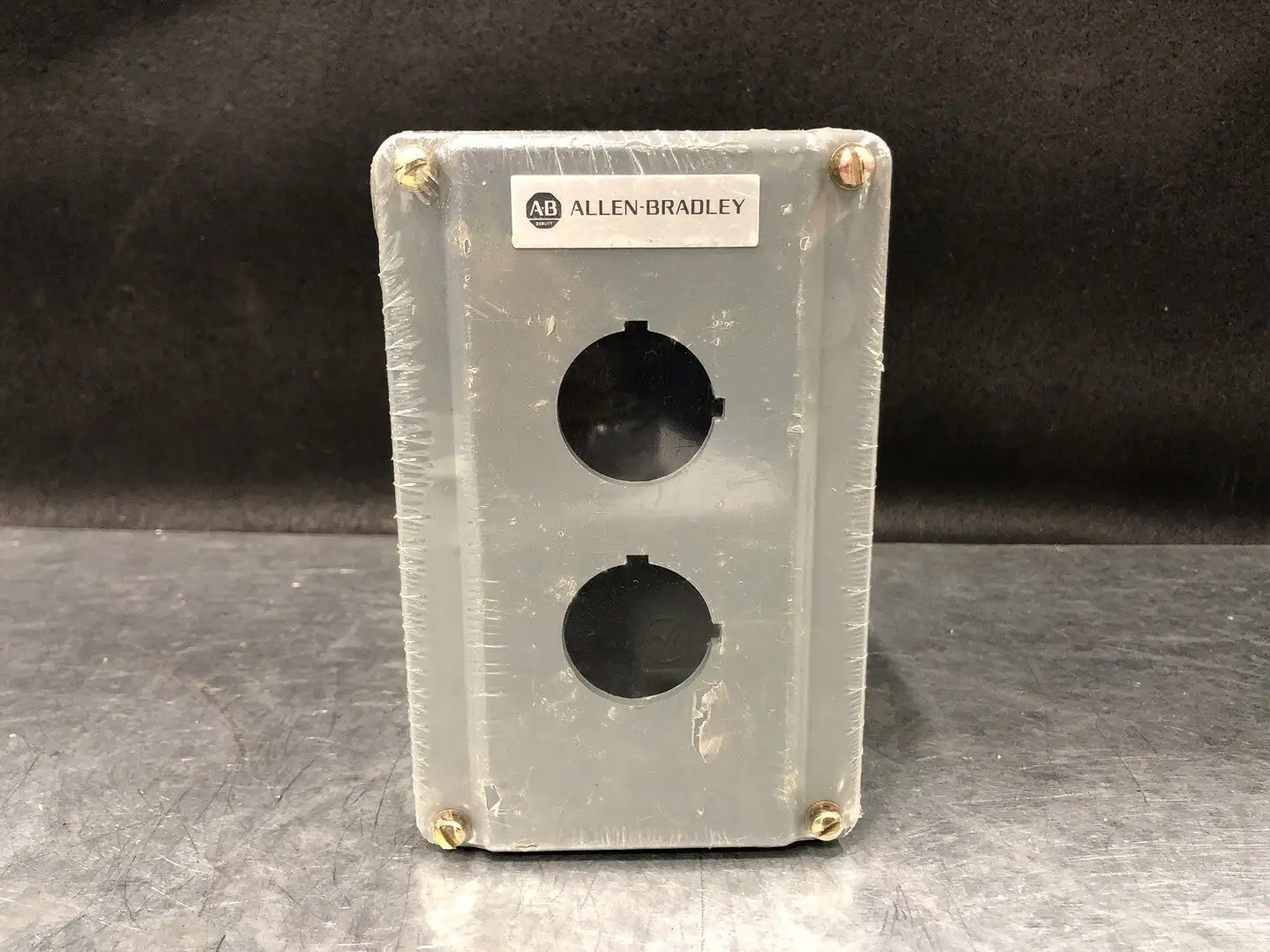 NEW ALLEN-BRADLEY 800T-2TZ