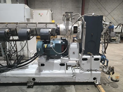 4.5" Welex Extruder, 30:1, 350 HP Motor, New In 1999
