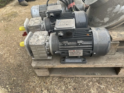 1.5 kw 210 rpm Foot - Flange Geared Motor