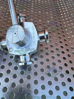 USED GE HEALTHCARE SALVI DN10 1220 4-WAY 316 VALVE 18-1012-57 W/3/4" SANITARY FITTING